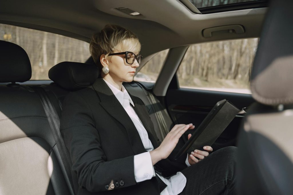 Advertising on Uber and Bolt Tablets for Local Businesses - Publicitate pe tablete în Uber și Bolt pentru firme locale